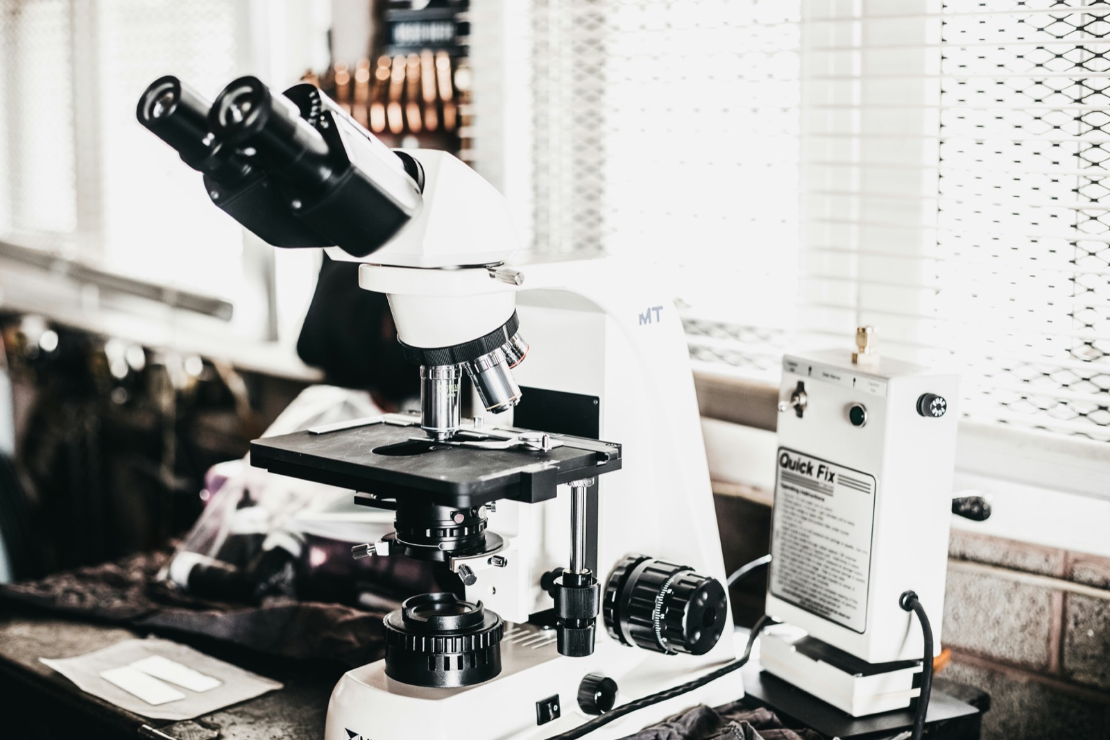 Laboratory research setup for Incure UV replacement bulb R&D and process qualification